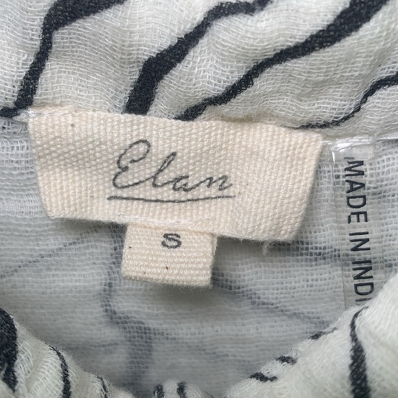 Elan gauzy cotton romper with two front pockets and adjustable waist size small - Picture 2 of 9